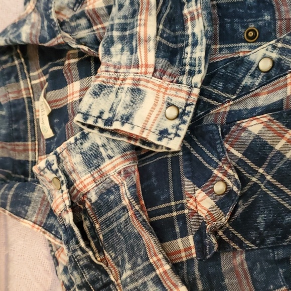 Small snap front plaid - Picture 11 of 11
